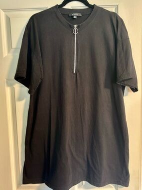 MISSGUIDED Oversized Black Zip-Neck Tee